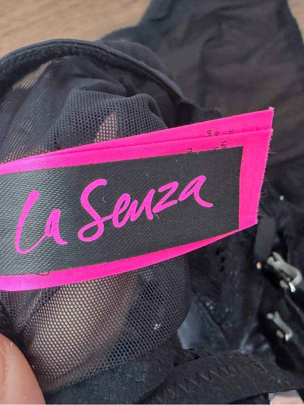 LA SENZA LACE BODYSUIT LARGE - Picture 4 of 5